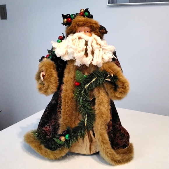 16" Santa - Picture 1 of 7